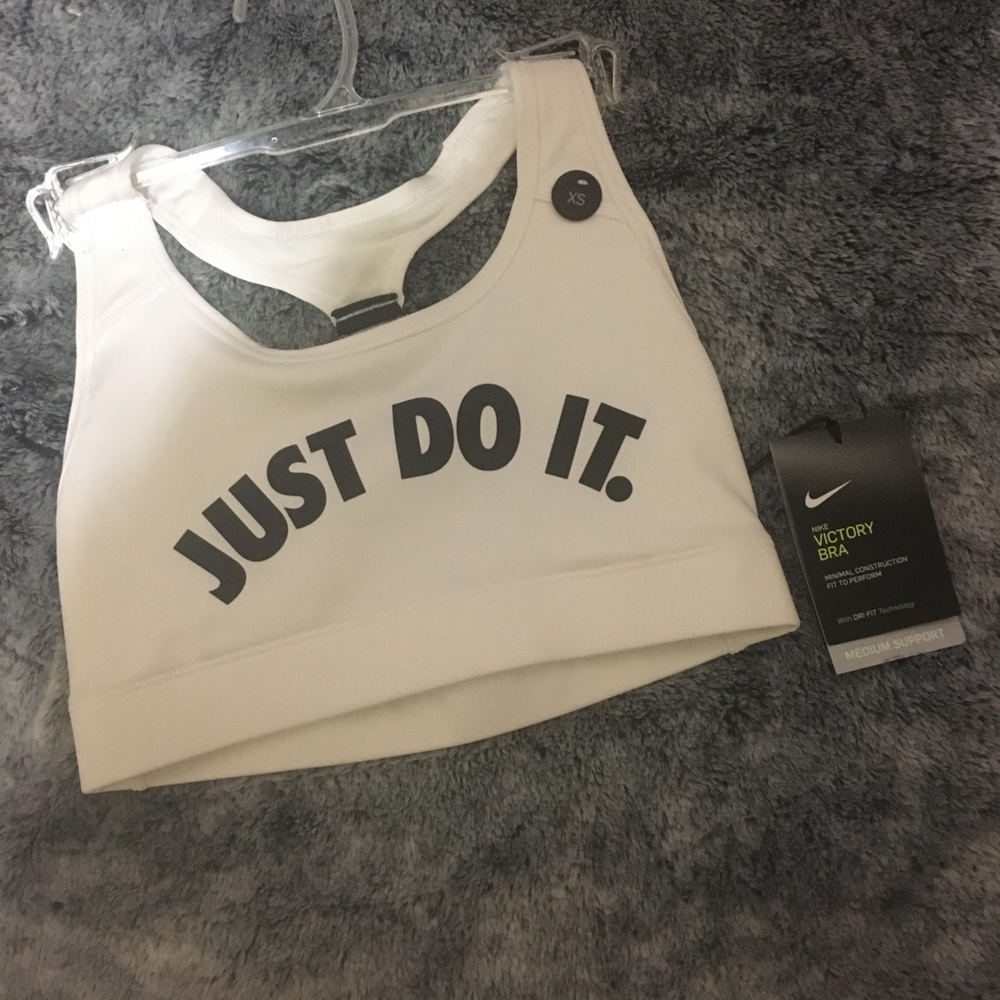 Nike Victory Bra NWT